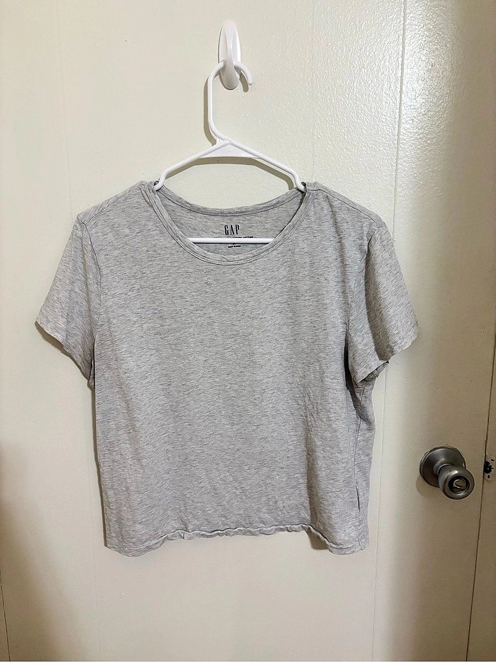 Gap Short Sleeve Tee in Gray
